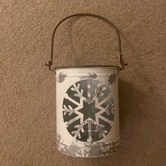 Snowflake Metal Tin Bucket - Picture 2 of 4